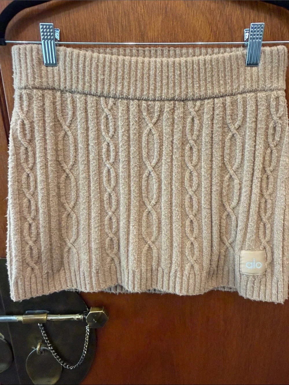 ALO Yoga Cashmere Cable Knit Mini Skirt in Toasted Almond Sz Small